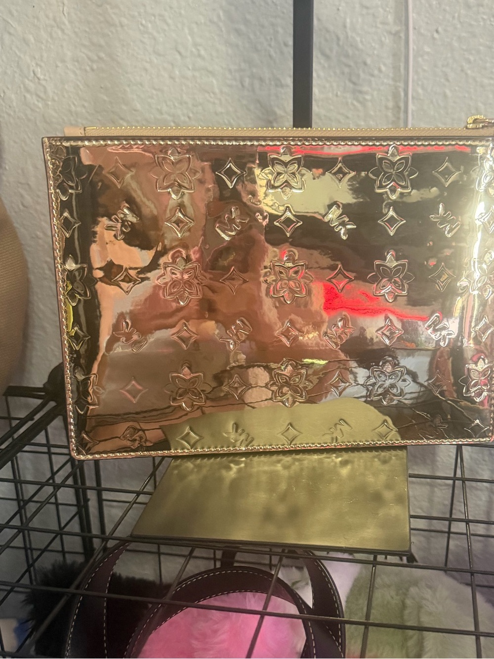 Michael Kors Jet Set Large Wristlet Pale Gold Mirror Metallic Logo Clutch - Picture 2 of 8